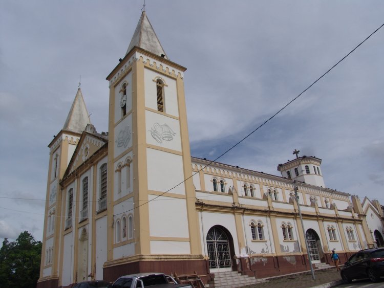 Intervenção na torre esquerda da igreja N. Sra. do Carmo em Arcos