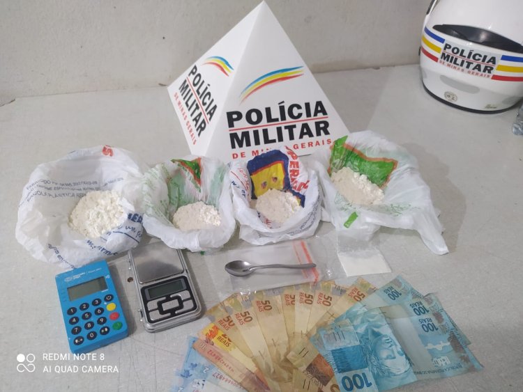Polícia Militar apreende cocaína, balança de precisão e dinheiro no bairro Calcita, em Arcos