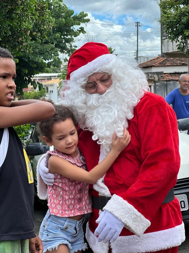 Natal Solidário: 60 cestas natalinas e centenas de brinquedos foram entregues na véspera do Natal