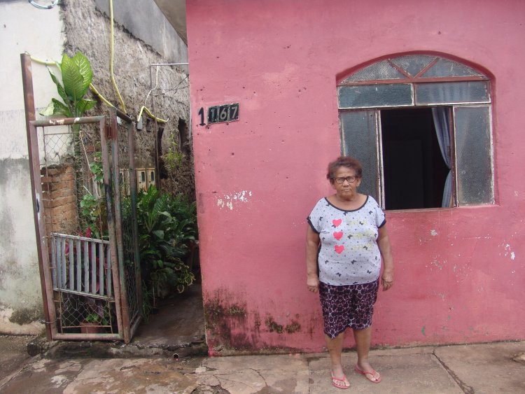 Alagamentos de casas no bairro Brasília em Arcos persistem há aproximadamente 40 anos