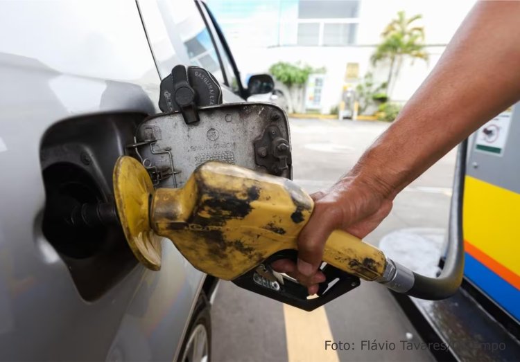 Petrobras anuncia aumento de R$ 0,23 no preço da gasolina