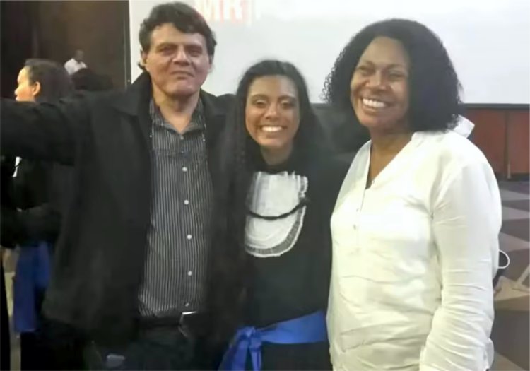 Filha de faxineira e porteiro passa em Medicina na USP. 3 anos de estudo