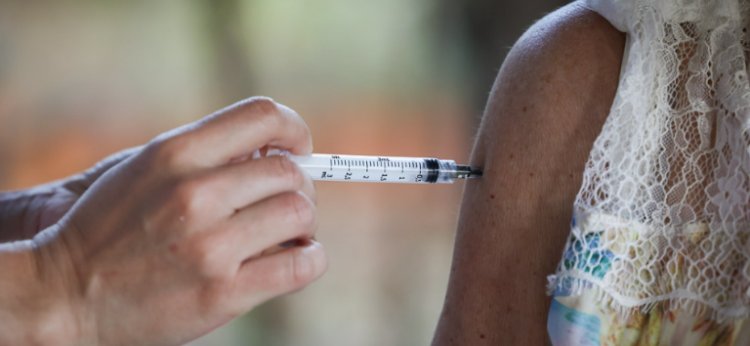 COVID-19: foram aplicadas 2.180 doses da vacina bivalente em Arcos