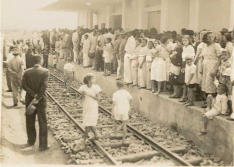 Um baile de Carnaval na  Vila de Arcos, em 1933