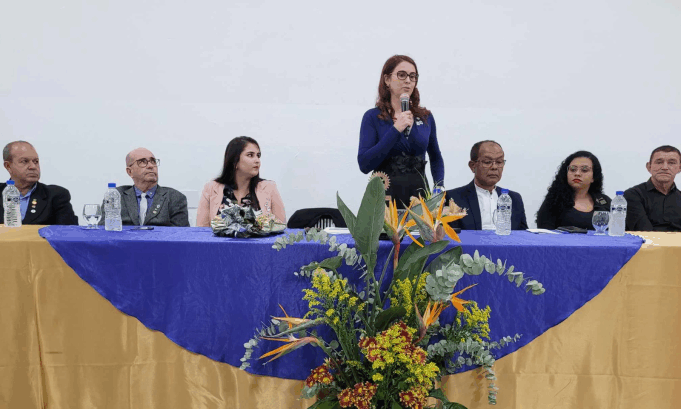 Nova diretoria do Rotary em Arcos é presidida pela engenheira Priscila Contarini