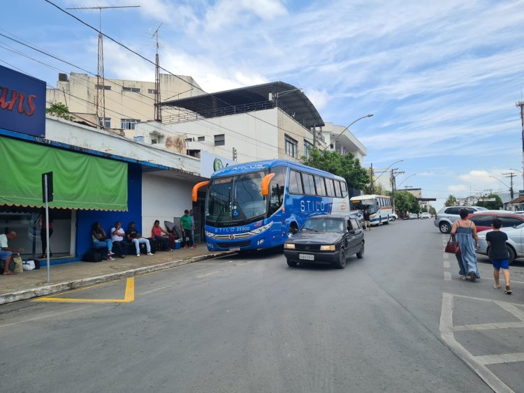 Rodoviária está funcionando junto à 'Praça do Vivi'