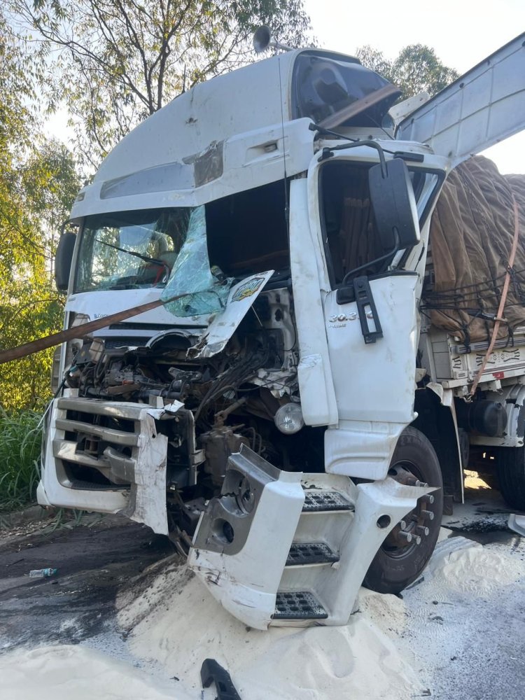 Acidente rodoviário na BR-354 próximo a Candeias