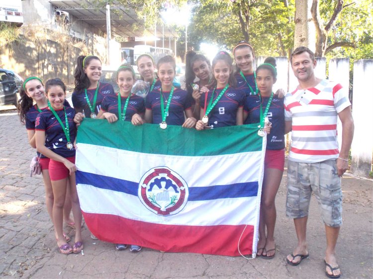 Meninas do vôlei feminino de Arcos vencem Liga Sul Mineira de Vôlei