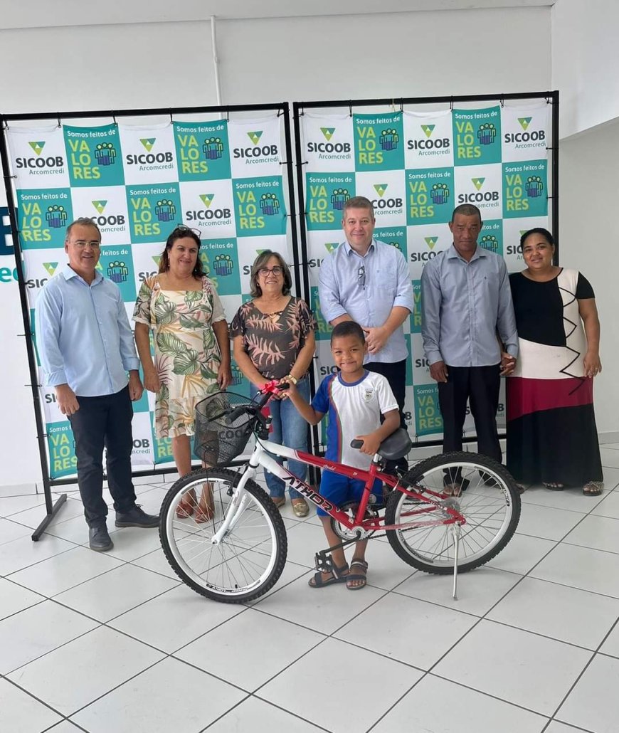 Escola Santo Antônio realiza Noite Literária com apoio do Sicoob Arcomcredi