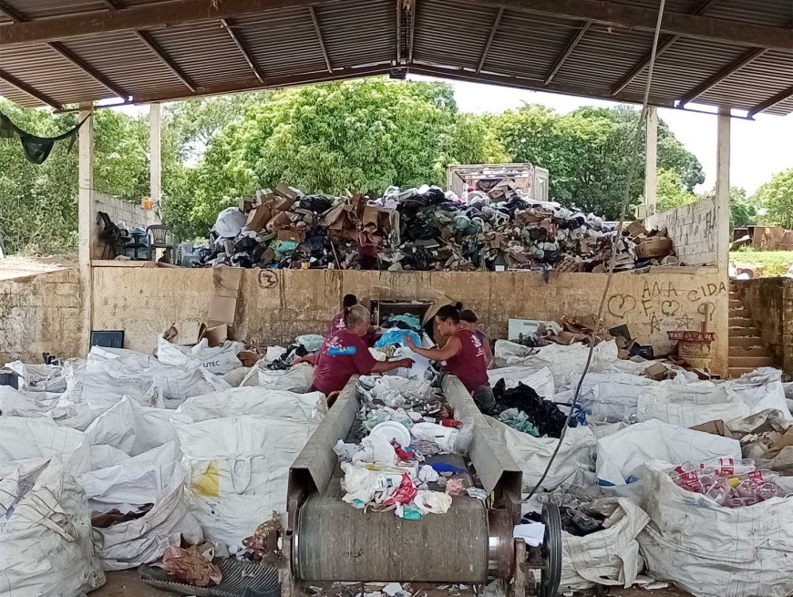 Recicladores de Arcos precisam de melhor estrutura para prestar o serviço 