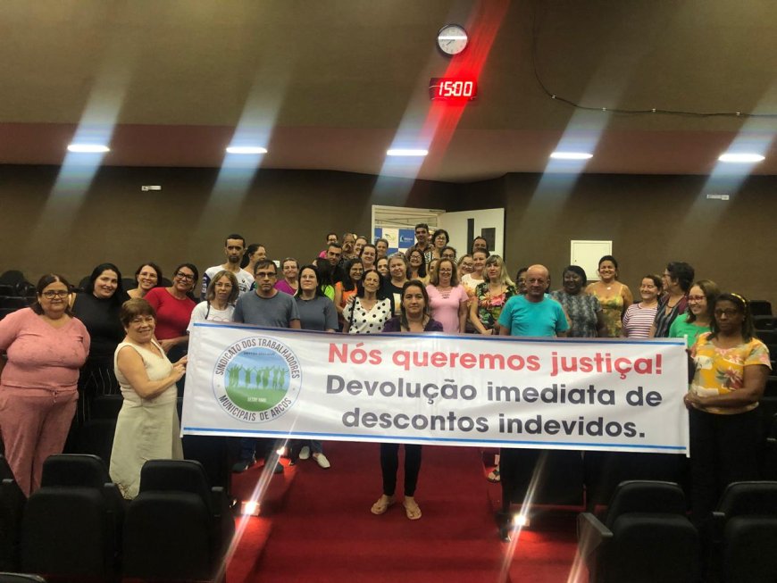 Servidores municipais de Arcos exigem devolução de valores descontados durante 26 anos  