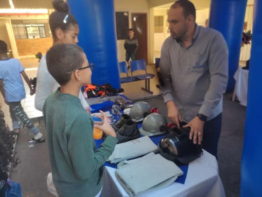 Escola ‘Maricota’ em Arcos realiza 2ª Feira de Profissões