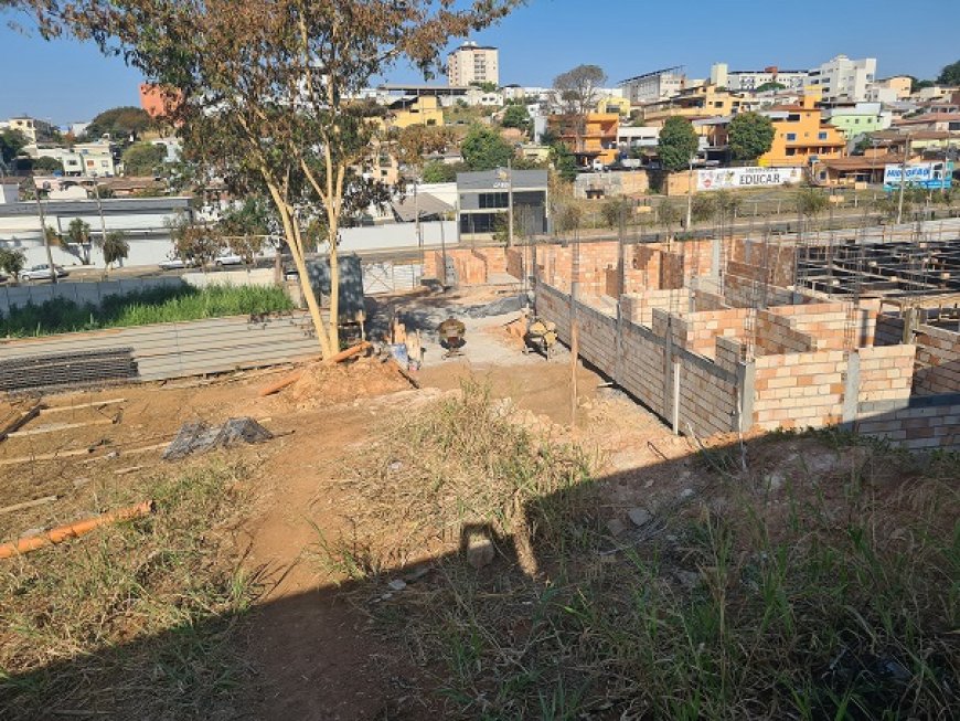 Obras da UPA de Arcos já custaram mais de R$ 1,3 milhão e há risco de alagamento