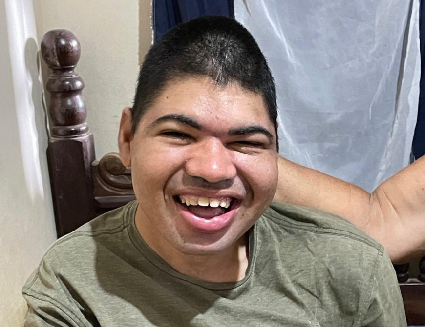 Wesley é morador do Nova Morada II e tem paralisia cerebral