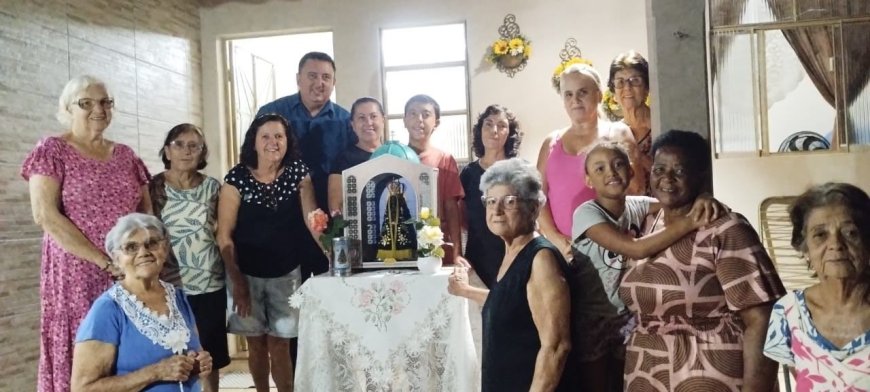 Arcos recebe visita da capelinha trazida do altar do Santuário Nacional de Aparecida