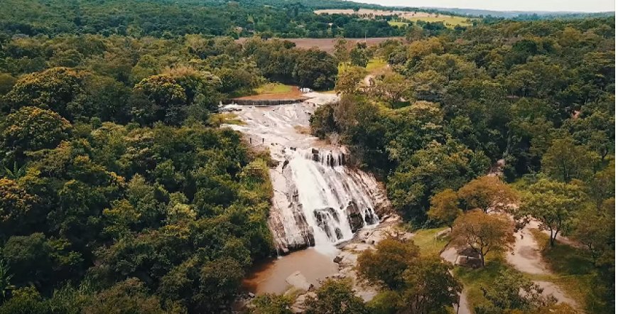 Cachoeira da ‘Usina Velha em Arcos’, ‘santuário da vida’