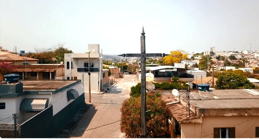 A cruz que está no bairro Cruzeiro em Arcos há mais de 230 anos