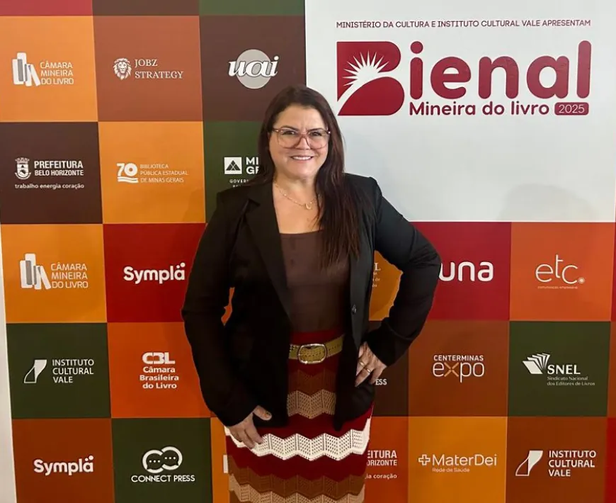 Presidente da Academia de Letras de Arcos lançou livro na Bienal em BH